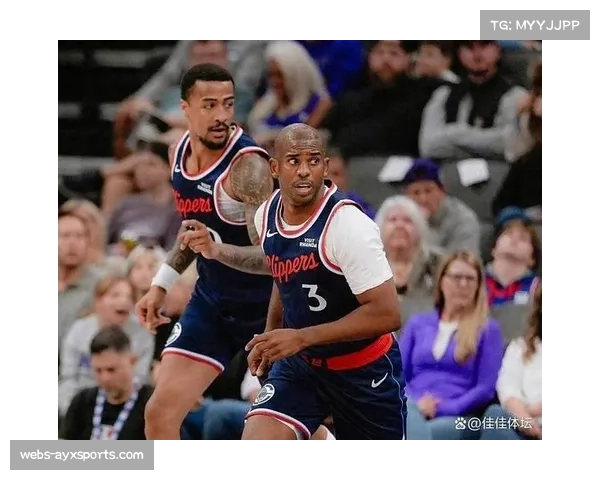 快船官方分享库里与保罗赛后深情拥抱展现篮球精神